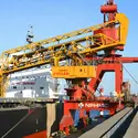Экологический мобильный корабельный разгрузчик непрерывного действия с двумя захватами